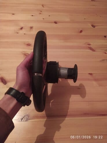 w202 sükan: Sport avtomobil sükanı - 3-şüalı dizayn, yığcam və idman üslubunda - — 3