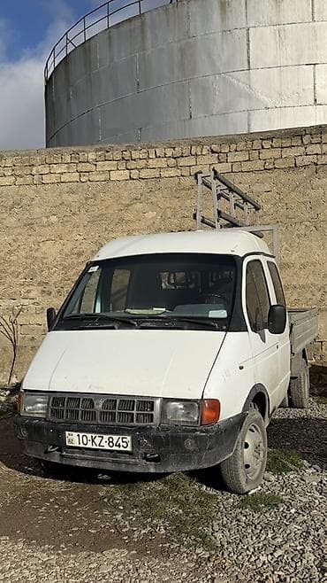 İş üçün ideal yüngül yük maşını – ikiqat kabinəli, açıq bortlu pikap