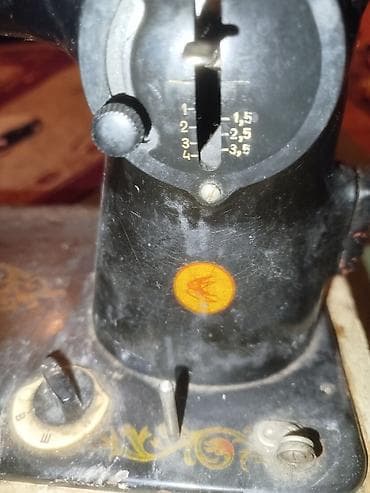 Mexanik tikiş maşını – klassik model - Korpus: tökmə metal, qara lak — 2