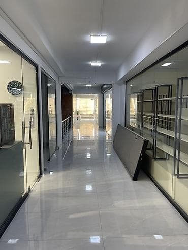 kira: TESLA MALL – Ticarət Passagei (Giriş: “TİA BAKU” yazılı qapıdan) — 4