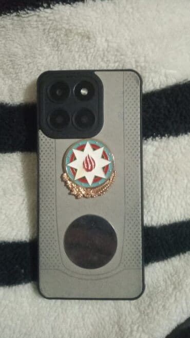 mi̇ 10 t: EKRANINDA ÇAT VAR İŞLƏMƏYİNDƏ PRABLEM YOXDU 25.30 m XƏRCİ VAR BARTER — 2