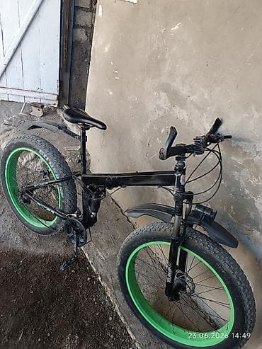 Fat bike velosiped satılır. Skorusları tənzimləmək lazımdır xərci