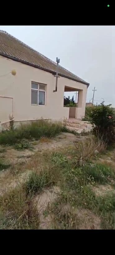 Fatmayı kəndində bağ evi satılır. - Torpaq sahəsi: 7 sot - Otaqlar: 3