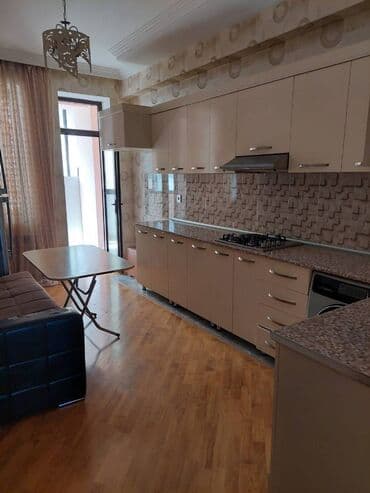 yeni gunəşlidə 1 otaqlı evlər: Sumqayıt şəhəri,6cmkrda 10 mərtəbəli yeni tikili binanın 4 cü — 6