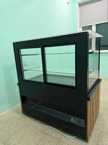 Soyuducu avadanlığı: Vitrin tipli soyuducu/kondi̇ter piştaxtası - Qara metal karkaslı, ön — 1