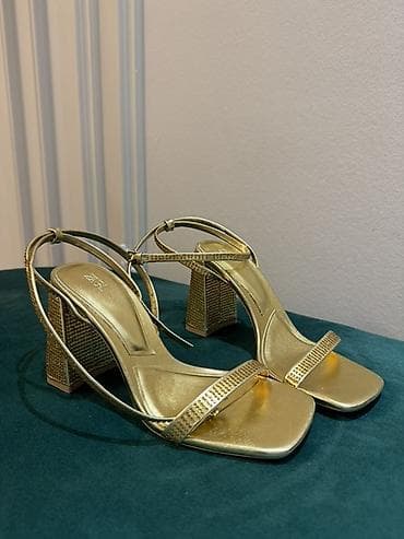 zara dest: Qızılı rəngli qadın sandaleti - Dizayn: Zərif, minimal qayışlı — 3