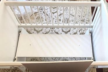 Uşaq mebeli: Oğlan və qız üçün, İşlənmiş, Beşik, Matras ilə, Yellənmə mexanizm ilə — 1