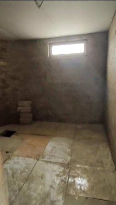 oba mtk ev satilir: Satılır: kiçik həyətyanı sahəsi olan təkmərtəbəli yarımçıq tikili — 4