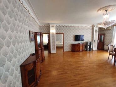 28 May metrosunun yaxınlığında, Xarici Dillər Üniversitesi ilə üzbə-üz — 8