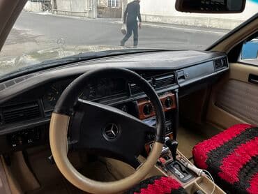 turbo az c class: Mercedes-Benz 190: 2 l | 1991 il Sedan — 26