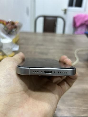 iphone 11 pro max plata: IPhone 15 Pro, 256 GB, White Titanium, Face ID — 3