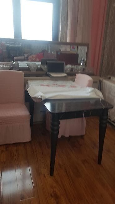 mermer stollar: Mebel dəsti – 1 paltar şkafı + 2 masa - Paltar şkafı: 3 qapılı — 2