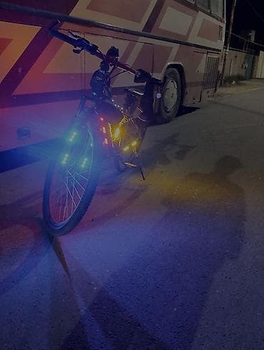 mini velosiped: Velosiped – gecə sürüşləri üçün tam işıqlanma ilə - Çərçivə — 1