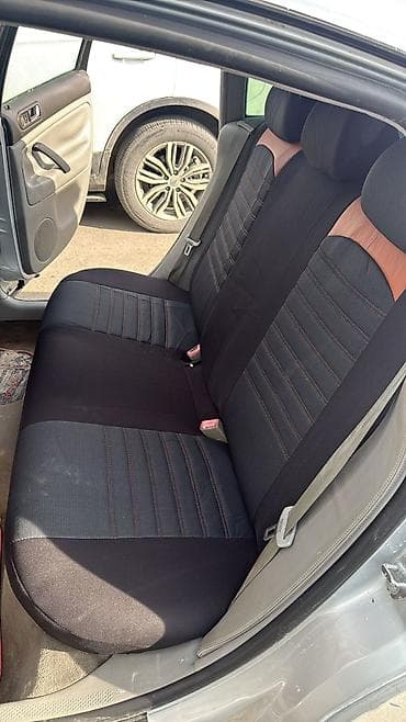 guzgusu: Volkswagen Passat: 1.8 l | 2001 il Sedan — 6