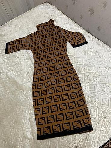 fendi canta: Fendi brendinə aiddir.Stamdartdır və streç materialdır.Yepyenidir — 3