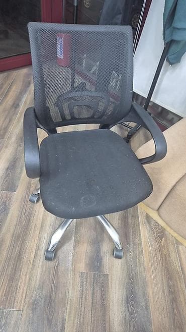 kreslo gaming: Təkərli, Qolları tənzimlənmir, Parça — 2