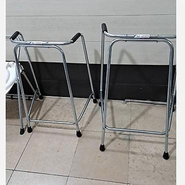 Digər tibbi məhsullar: Gəzinti üçün yüngül metal “walker” dayaqları. gəzinti çərçivəsi (ön — 1