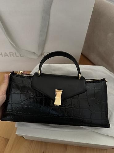 Təzə almışam işlətməmişəm. Bakıdan alınıb. Charles & Keith çanta –
