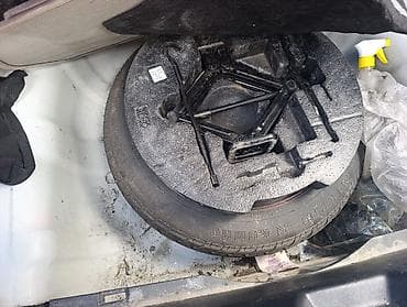 Hyundai Elantra sedan – ağ rəng Xüsusiyyətlər: - Korpus: 4 qapılı — 5