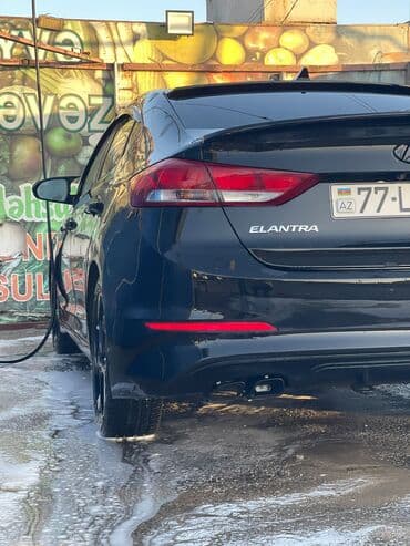 kia ceed 2010: Hyundai Elantra: 0.2 l | 2017 il Sedan — 5