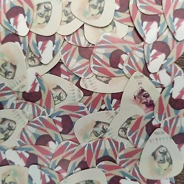 gitara simləri: Klassik və akustik gitara üçün mizrablar Mizrablar 30 qəp. başlayırlar — 1