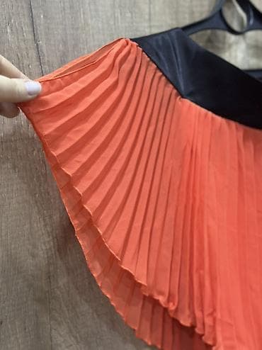 şifon donlar: Ziyafət donu 1 dəfə geyinilib Ölçü S - Model: təkqollu görünüşlü — 2