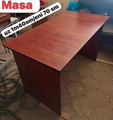 Masa – klassik dizaynlı, taxta teksturalı iş/oxu masası. Ölçülər