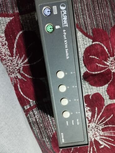 en ucuz piano: Planet 4 port KVM Switch — 2