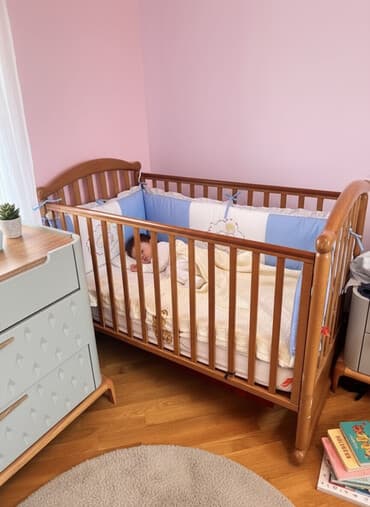 Oğlan və qız üçün, Dördbucaq, Beşik, Dəst ilə, Matras ilə, Yellənmə mexanizmsiz