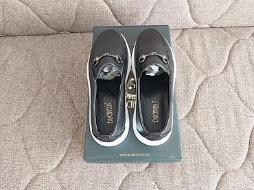 polo ayaqqabı: Ayaqqabı təp təzədir. Böyük olduğu üçün satıram. Türkiyədən 110 manata — 4