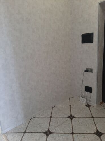 Mənzil – san/qovşağı və balkon təsviri - Hamam: Divar və döşəmə