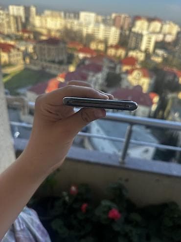 iphone pro max: IPhone 11 Pro Max, Space Gray — 4