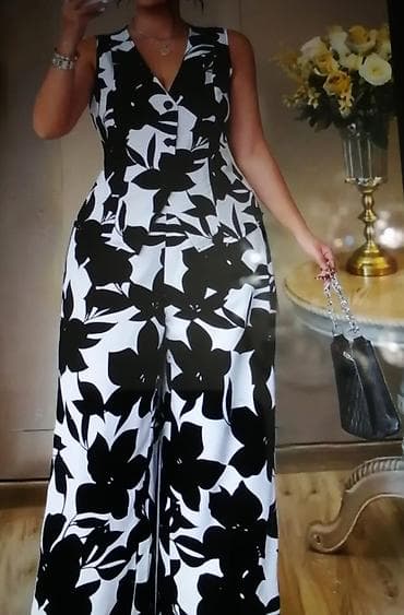 ağ sandallar: Qara-ağ rəngli, iri çiçək naxışlı kombinezon - Model: qadın — 1