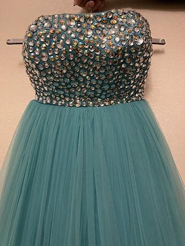 Zümrüd-mavi rəngdə uzun ziyafət geyimi - Üst hissə: büst hissəsi tam