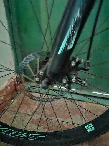 start velo: SAFT markalı dağ velosipedi. Qara rəngli çərçivəyə malikdir və — 3