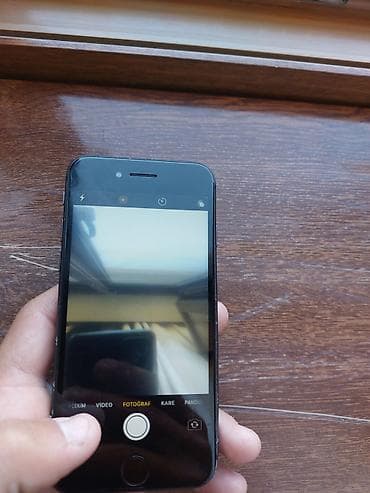 macbook pro m4 pro: IPhone 8, Qara, Simsiz şarj — 5