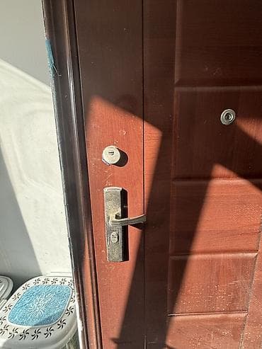 🆘Razılaşmaq olar! Dəmir giriş qapısı – qəhvəyi rəngli, klassik — 3