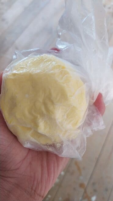 Süd məhsulları və yumurtalar: Təbii kənd yağının kiçik porsiyası - Məhsul: Süddən hazırlanmış saf — 1