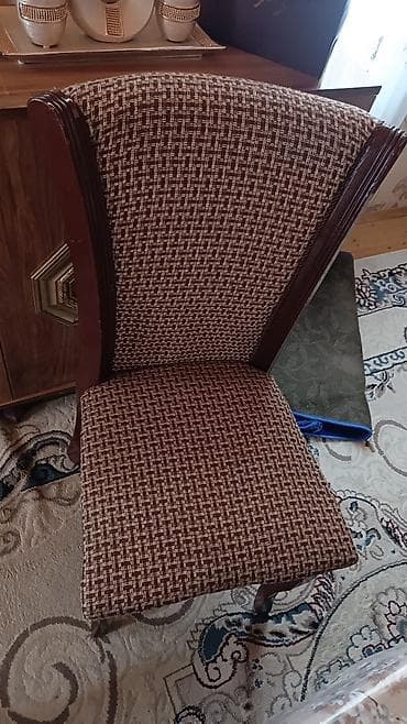 agac satilir: Qonaq otağı üçün, Açılmayan, Dördbucaq masa, 8 stul — 5