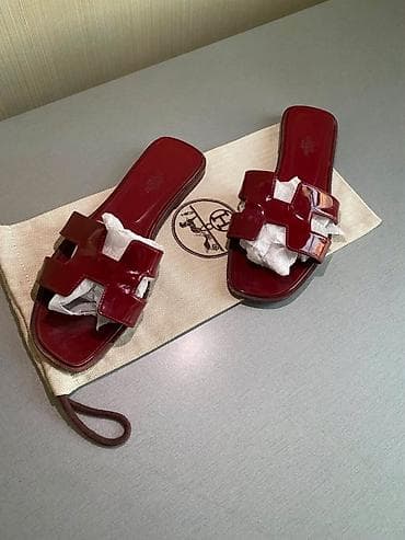 Hermes 39. Geyinilib. Reng:Bordo. Alınıb: £640/1460Azn. Hermès — 1