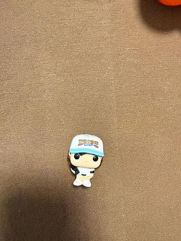 vintir: Mini kolleksiya fiquru – “Thinking Cap” yazılı açıq mavi kepkalı — 1