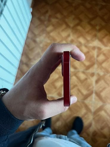 iphone 12 ucuz: IPhone 13, Qırmızı, Face ID — 4