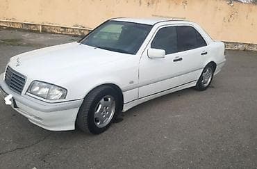 oturacaqlar masin: Mercedes-Benz C-Class sedan - Kuzov: ağ rəngli 4 qapılı sedan — 6