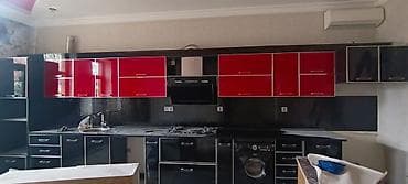 Metbex mebeli. 600azn. ölcu 7 m. Uzerinde moyka verilir. Qapılar