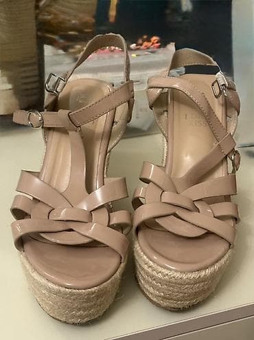 Кроссовки и спортивная обувь: Размер: 38, цвет - Бежевый, Новый — 1