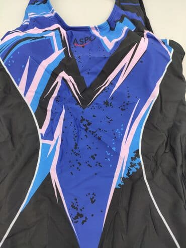 dalğıc geyimi: Üzgüçülük geyimi. Razmerləri var. Metrolara və şəhərdaxili çatdırılma — 4