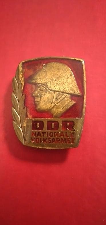 DDR Nationale Volksarmee nişanı - Material: mis (ağır), üzəri emal