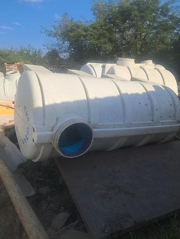 Bağ evi və bağ üçün hərşey: Plastik su çəni 2 ton. 165 manat. Bir balaca yamağı var - Material — 2