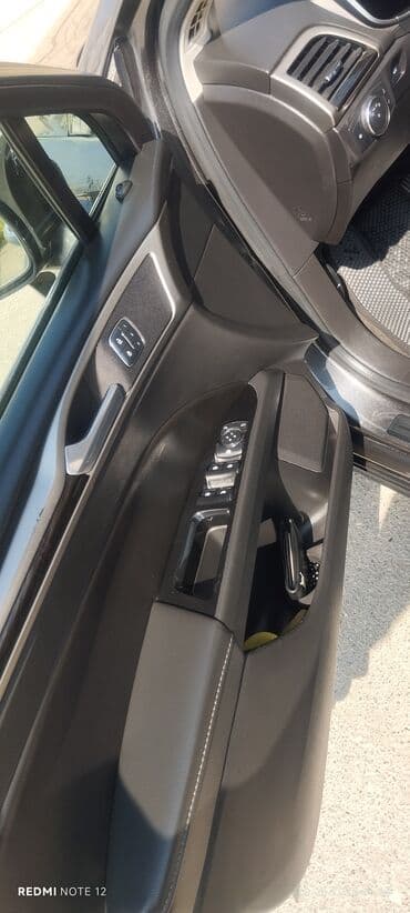 tək oturacaqlar: Ford Fusion: 1.5 l | 2016 il 200000 km Sedan — 6