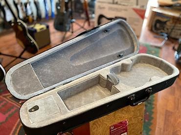 Skripka fultlyar 4/4 

Ünvan: Nizami küçəsi 42